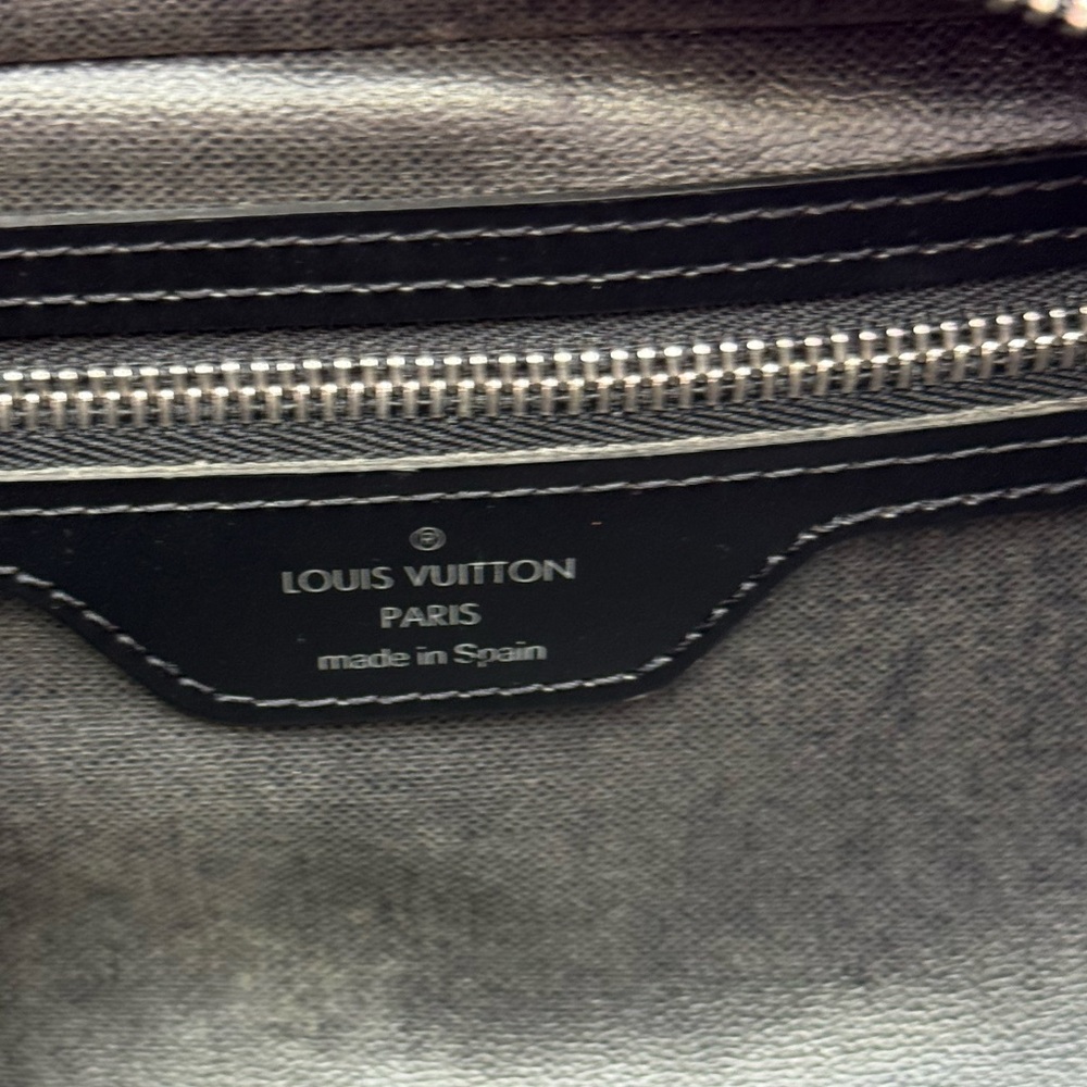 Louis Vuitton Taiga Parana Clutch EUC - Picture 7 of 9